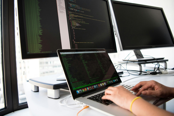 香溢融通披露總額5億元的對(duì)外擔(dān)保，被擔(dān)保方為浙江香溢融資租賃有限責(zé)任公司:擔(dān)保融資